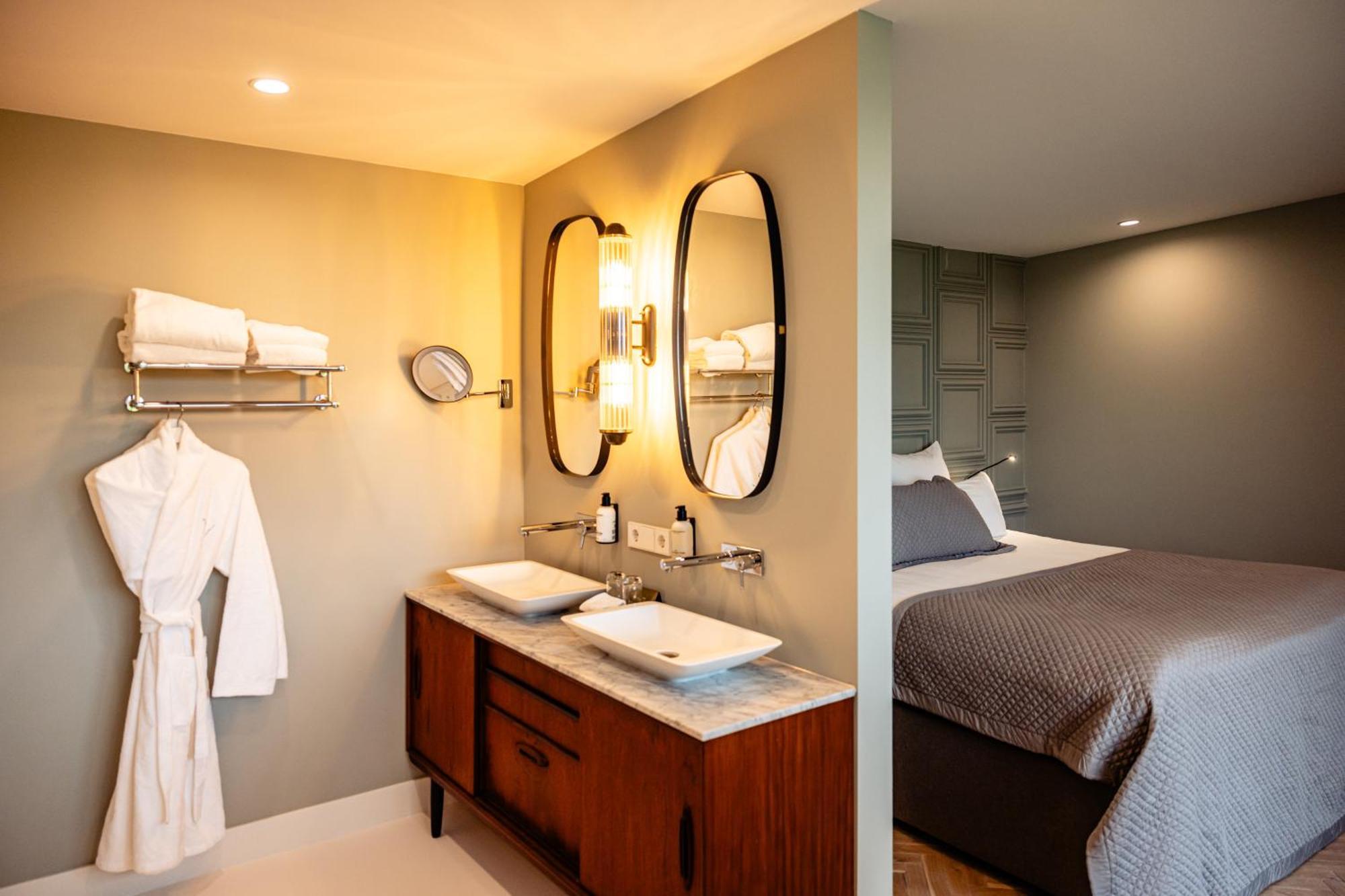 Boutique Hotel De Witte Dame Abcoude Esterno foto